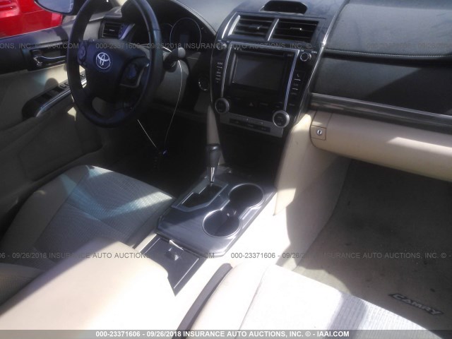 4T1BD1FK9CU063554 - 2012 TOYOTA CAMRY HYBRID/LE/XLE 黑色 照片 5