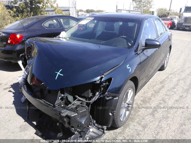 4T1BF1FKXHU382348 - 2017 TOYOTA CAMRY LE/XLE/SE/XSE 灰色 照片 2