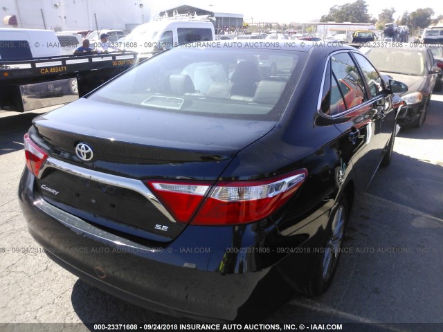 4T1BF1FKXHU382348 - 2017 TOYOTA CAMRY LE/XLE/SE/XSE 灰色 照片 4