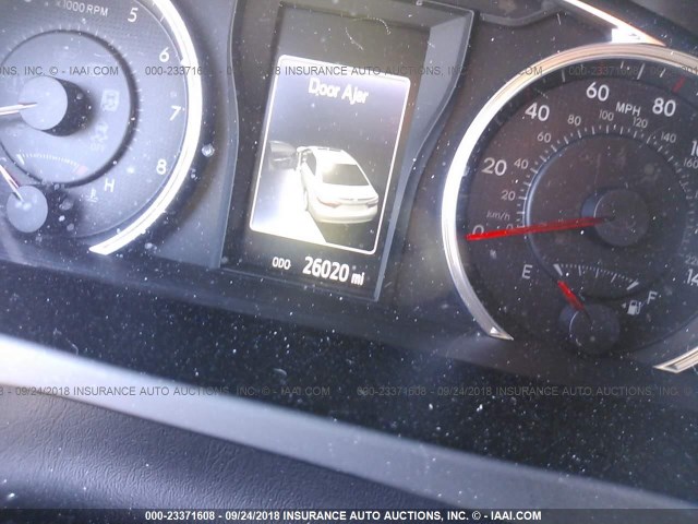 4T1BF1FKXHU382348 - 2017 TOYOTA CAMRY LE/XLE/SE/XSE 灰色 照片 7