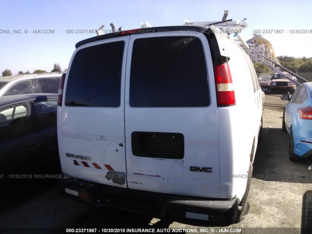 1GTGG25C881182299 - 2008 GMC SAVANA G2500 WHITE photo 4