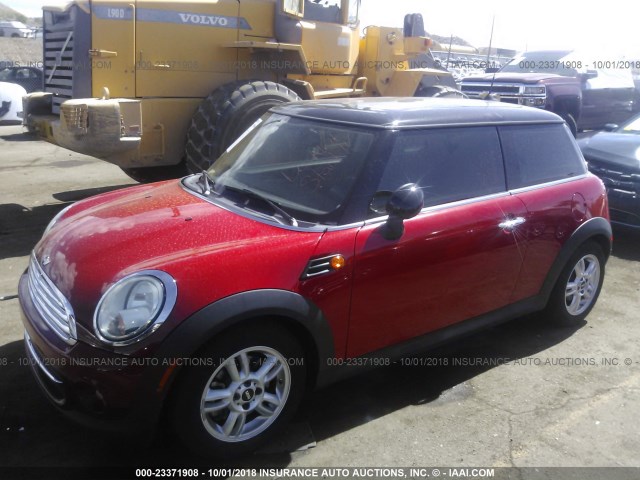 WMWSU3C58DT371639 - 2013 MINI COOPER RED photo 2