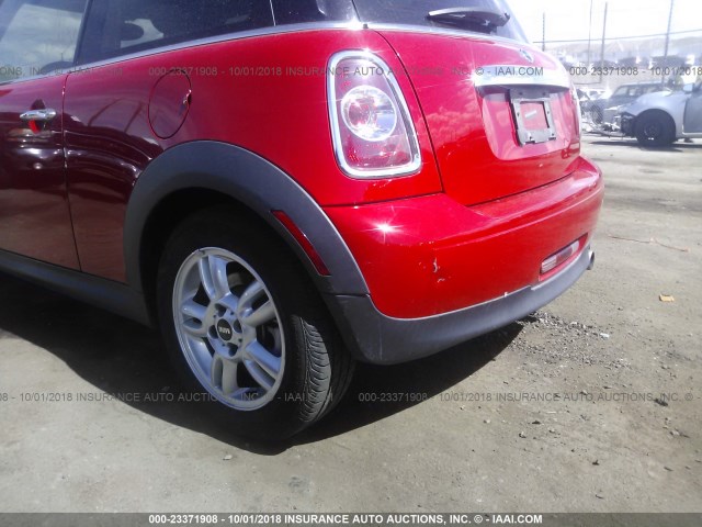 WMWSU3C58DT371639 - 2013 MINI COOPER RED photo 6