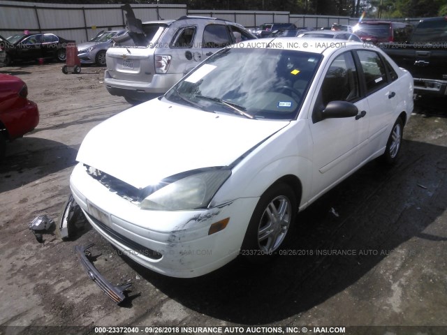 1FAFP34P23W299156 - 2003 FORD FOCUS SE/SE COMFORT/SE SPORT WHITE photo 2