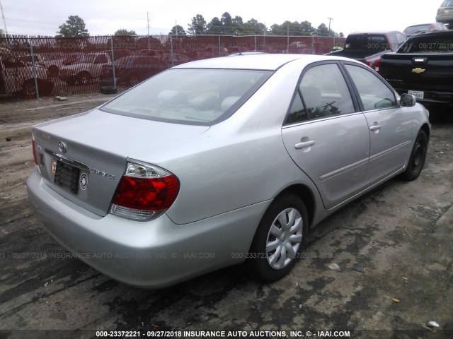 4T1BE32K95U638625 - 2005 TOYOTA CAMRY LE/XLE/SE Күміс фото 4