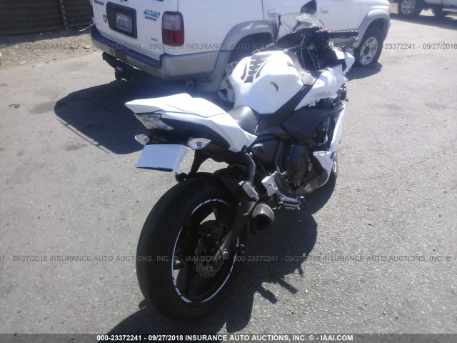 JKAEXEJ16HDA01855 - 2017 KAWASAKI EX650 J თეთრი ფოტო 4