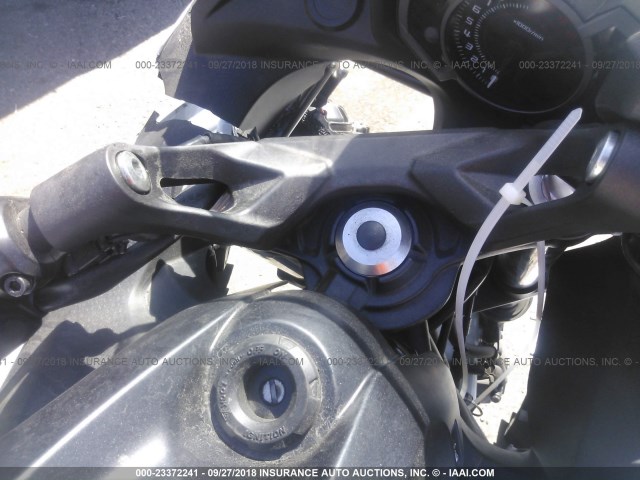 JKAEXEJ16HDA01855 - 2017 KAWASAKI EX650 J თეთრი ფოტო 5