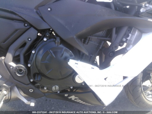 JKAEXEJ16HDA01855 - 2017 KAWASAKI EX650 J თეთრი ფოტო 8