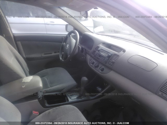 JTDBE32K320027819 - 2002 TOYOTA CAMRY LE/XLE/SE Qırmızı foto 5