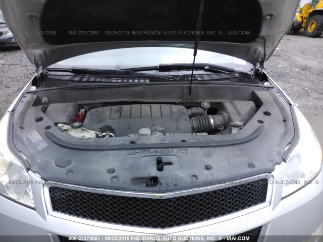1GNKVGED8BJ240920 - 2011 CHEVROLET TRAVERSE LT SILVER photo 10