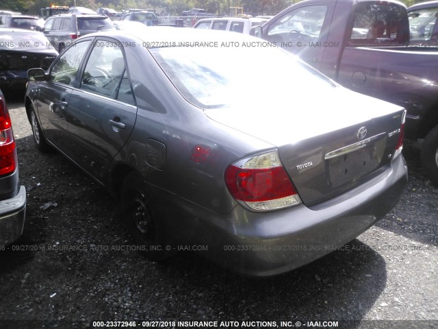 4T1BF32KX5U592607 - 2005 TOYOTA CAMRY LE/XLE/SE Сұр фото 3