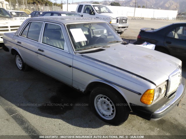 WDBAB30A6BB253161 - 1981 MERCEDES-BENZ 300 D SILVER photo 1