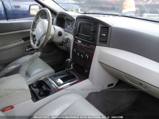 1J8HR58275C577425 - 2005 JEEP GRAND CHEROKEE LIMITED BROWN photo 5