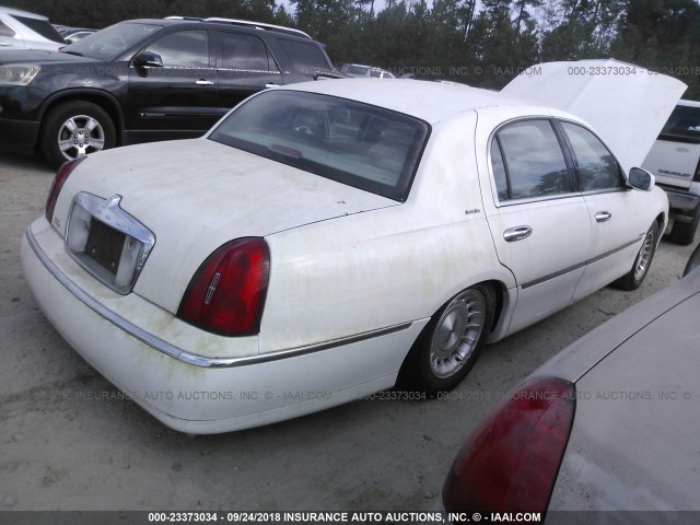 1LNHM81W2XY634667 - 1999 LINCOLN TOWN CAR EXECUTIVE Белый фото 4