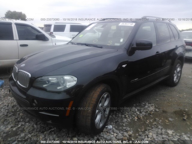 5UXZW0C59D0B96279 - 2013 BMW X5 XDRIVE35D BLACK photo 2