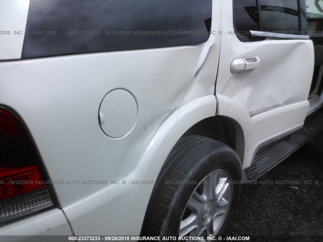 5LMEU68H03ZJ23796 - 2003 LINCOLN AVIATOR WHITE photo 6