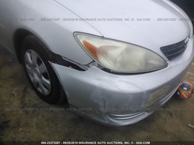 4T1BE32K24U272697 - 2004 TOYOTA CAMRY LE/XLE/SE Күміс фото 6