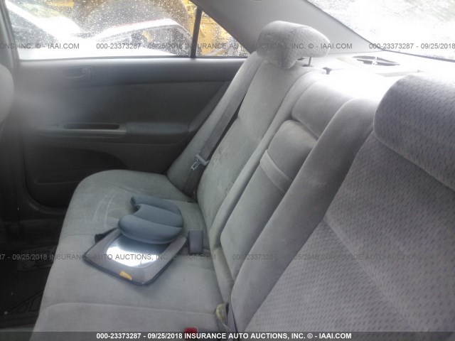 4T1BE32K24U272697 - 2004 TOYOTA CAMRY LE/XLE/SE Күміс фото 8