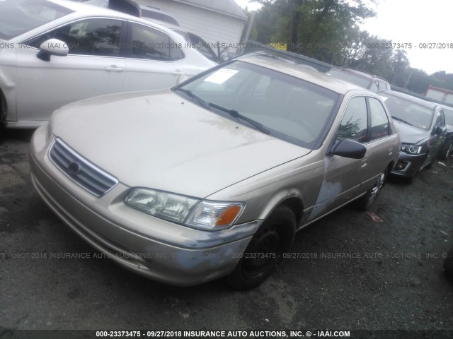 JT2BG28K2Y0509002 - 2000 TOYOTA CAMRY LE/XLE GOLD photo 2