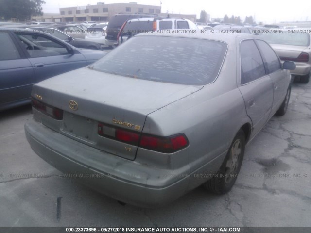 JT2BF28K2X0180075 - 1999 TOYOTA CAMRY LE/XLE GOLD photo 4