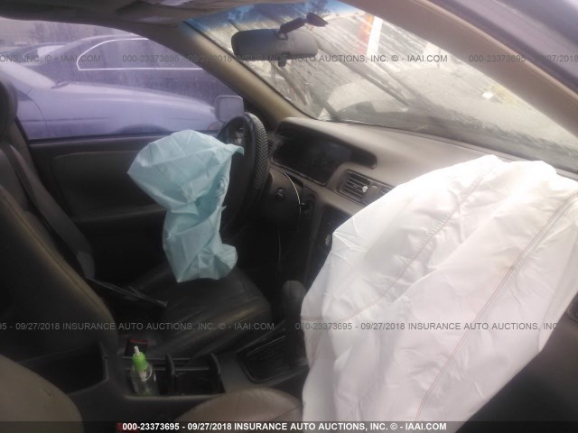 JT2BF28K2X0180075 - 1999 TOYOTA CAMRY LE/XLE GOLD photo 5