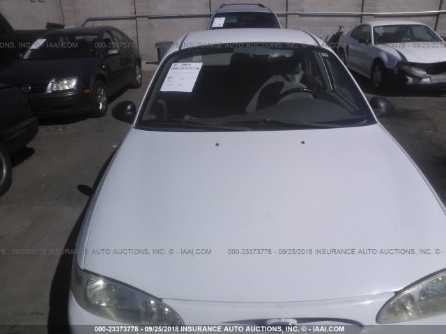 3FAFP13P32R202294 - 2002 FORD ESCORT WHITE photo 6