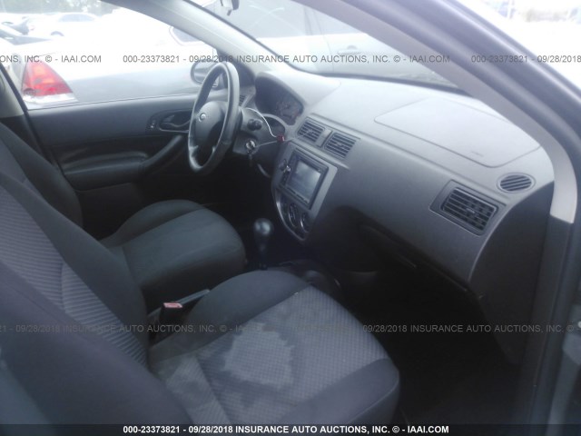 1FAHP37N57W347046 - 2007 FORD FOCUS ZX5/S/SE/SES 灰色 照片 5