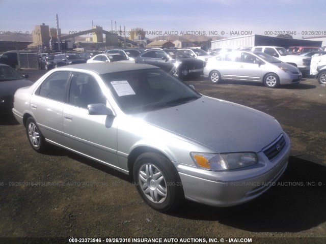 JT2BG22K8Y0529036 - 2000 TOYOTA CAMRY CE/LE/XLE 银色 照片 1