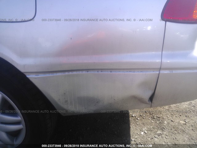 JT2BG22K8Y0529036 - 2000 TOYOTA CAMRY CE/LE/XLE 银色 照片 6