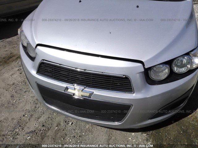 1G1JB6SH5C4113954 - 2012 CHEVROLET SONIC LS ვერცხლისფერი ფოტო 6