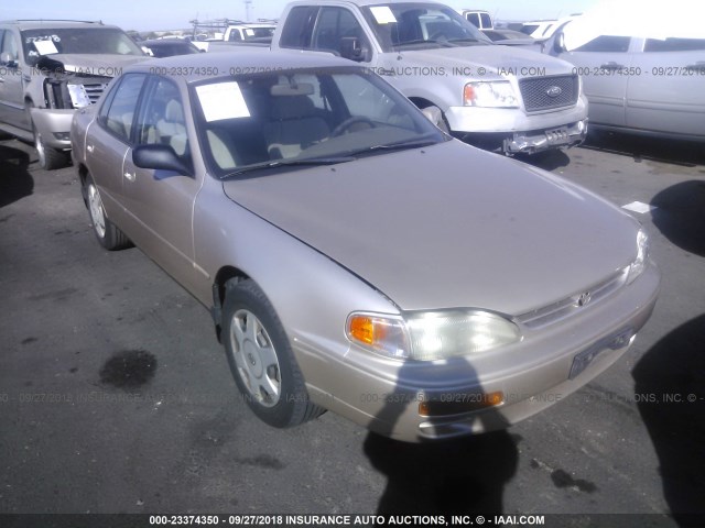 4T1BF12K4TU136880 - 1996 TOYOTA CAMRY LE/XLE/SE Алтын фото 1