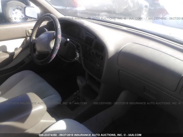 4T1BF12K4TU136880 - 1996 TOYOTA CAMRY LE/XLE/SE Алтын фото 5