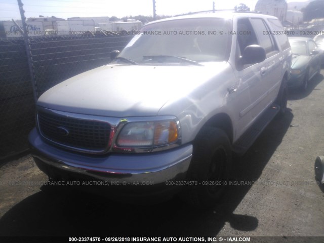 1FMRU15W52LA54700 - 2002 FORD EXPEDITION XLT SILVER photo 2