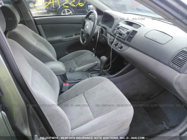 4T1BE32K54U834771 - 2004 TOYOTA CAMRY LE/XLE/SE Сұр фото 5