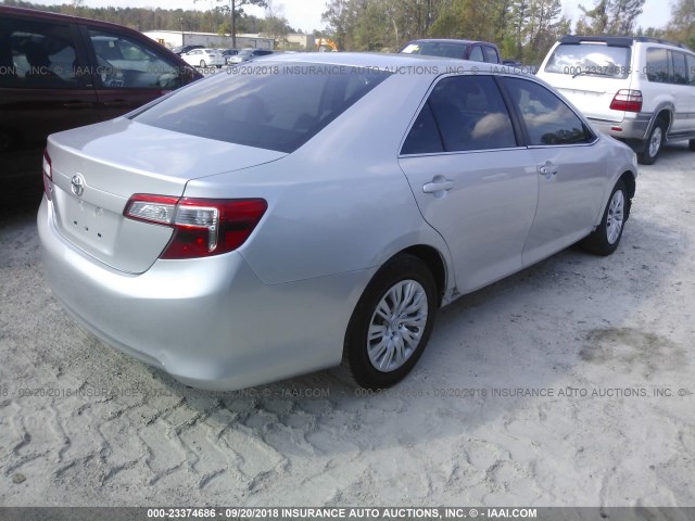 4T1BF1FK9EU854809 - 2014 TOYOTA CAMRY L/SE/LE/XLE 银色 照片 4