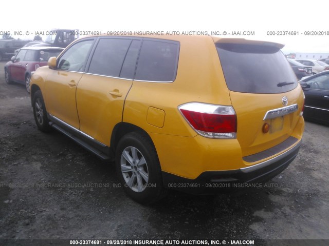 5TDZA3EH8DS040723 - 2013 TOYOTA HIGHLANDER PLUS YELLOW photo 3