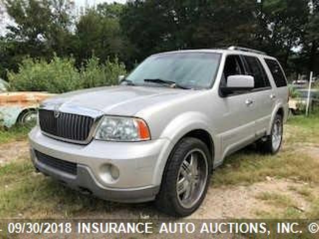 5LMFU28R63LJ24637 - 2003 LINCOLN NAVIGATOR Argent photo 2