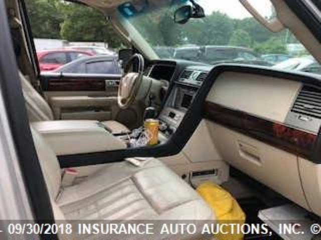 5LMFU28R63LJ24637 - 2003 LINCOLN NAVIGATOR Argent photo 5