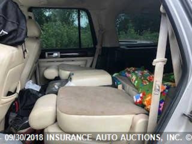 5LMFU28R63LJ24637 - 2003 LINCOLN NAVIGATOR Argent photo 8