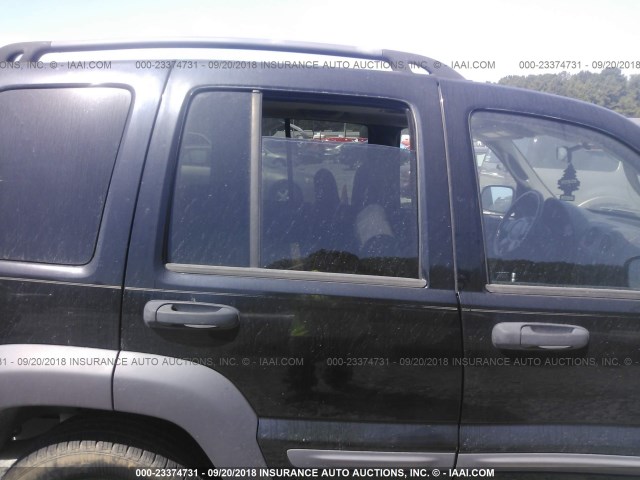 1J4GK48KX3W670267 - 2003 JEEP LIBERTY SPORT/FREEDOM შავი ფოტო 6