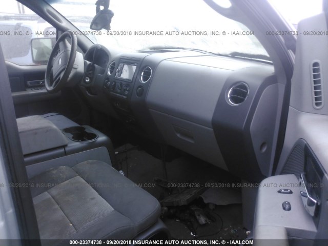 1FTPW14525KE86654 - 2005 FORD F150 SUPERCREW SILVER photo 5