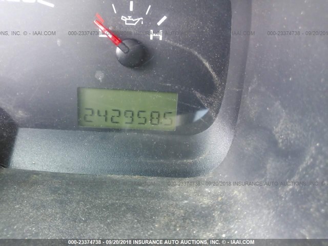 1FTPW14525KE86654 - 2005 FORD F150 SUPERCREW SILVER photo 7