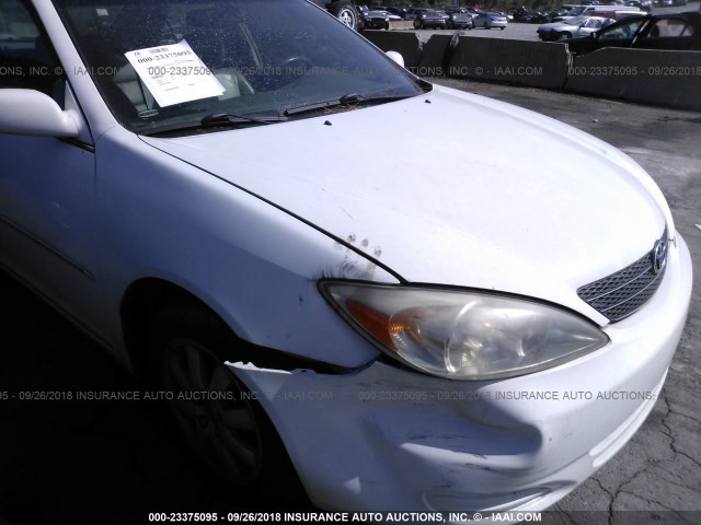 4T1BF30K62U015698 - 2002 TOYOTA CAMRY LE/XLE/SE Ақ фото 6