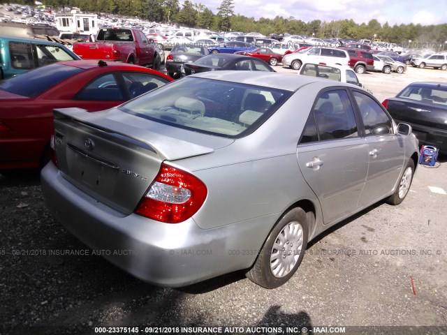 JTDBE32K420110885 - 2002 TOYOTA CAMRY LE/XLE/SE Күміс фото 4