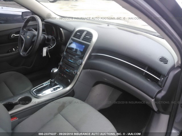 1G11B5SA2DF172592 - 2013 CHEVROLET MALIBU LS GRAY photo 5