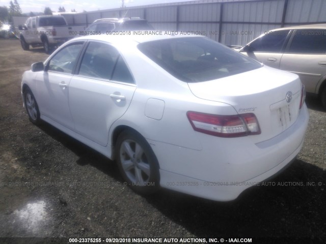4T1BF3EKXAU507447 - 2010 TOYOTA CAMRY SE/LE/XLE თეთრი ფოტო 3