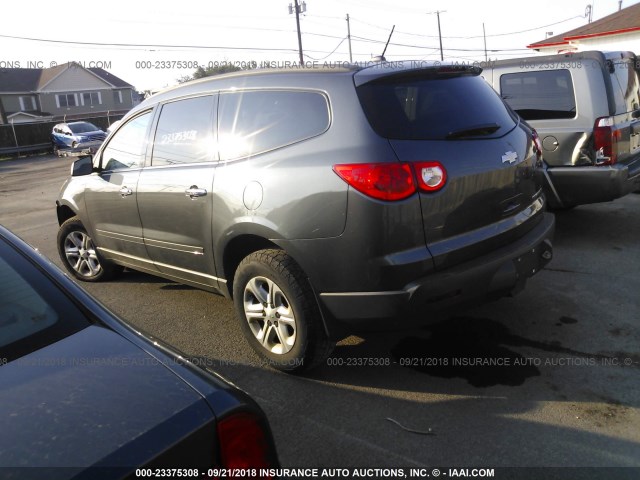 1GNLREED9AJ247130 - 2010 CHEVROLET TRAVERSE LS GRAY photo 3