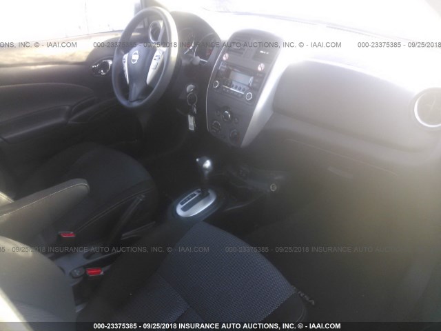 3N1CN7AP3JL811138 - 2018 NISSAN VERSA S/S PLUS/SV/SL Синій фото 5