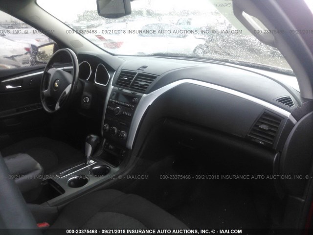 1GNKRGEDXCJ360238 - 2012 CHEVROLET TRAVERSE LT RED photo 5