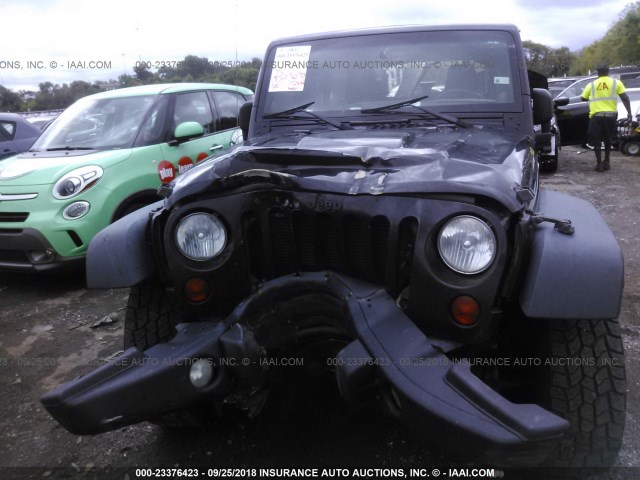 1C4BJWEG6DL631287 - 2013 JEEP WRANGLER UNLIMITE SAHARA BLACK photo 6